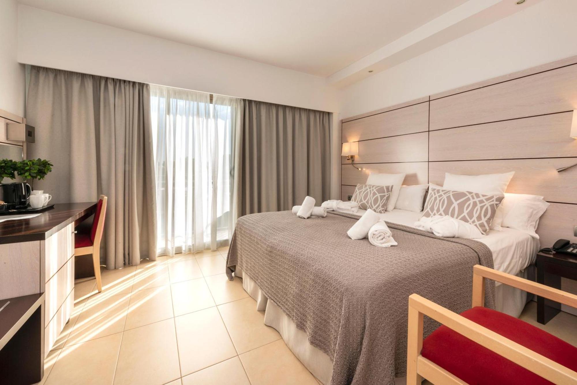 Hotel Puchet Ibiza San Antonio  Exterior foto
